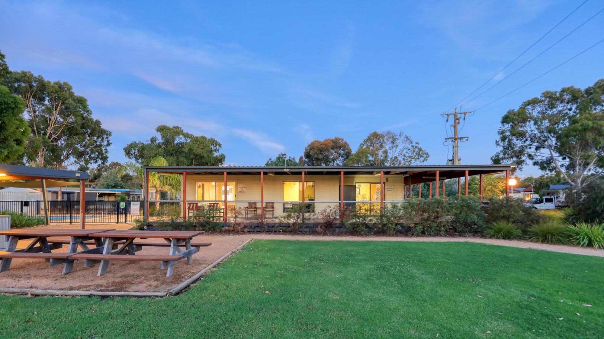 Yarrawonga Riverlands Tourist Park Exteriér fotografie