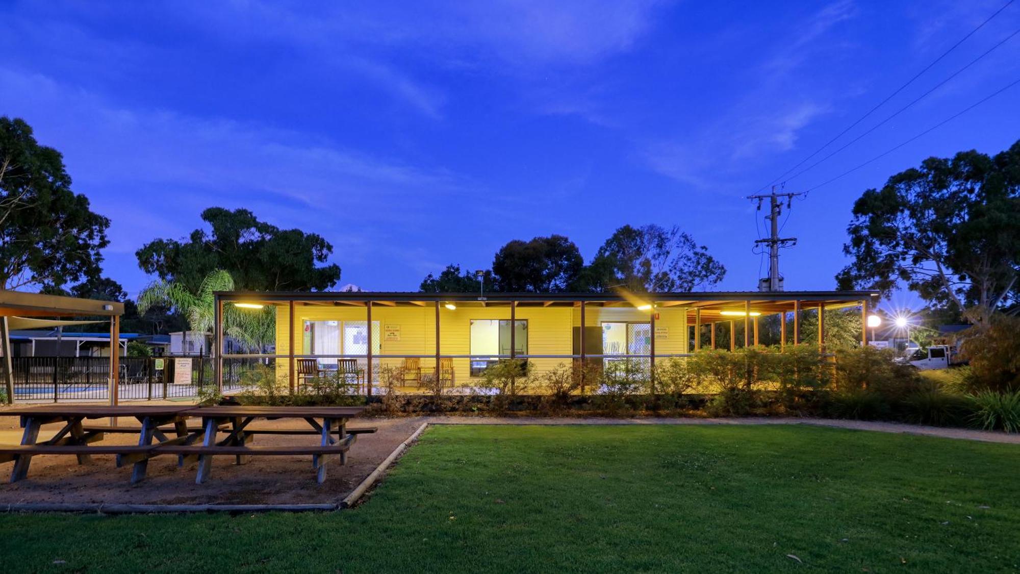 Yarrawonga Riverlands Tourist Park Exteriér fotografie